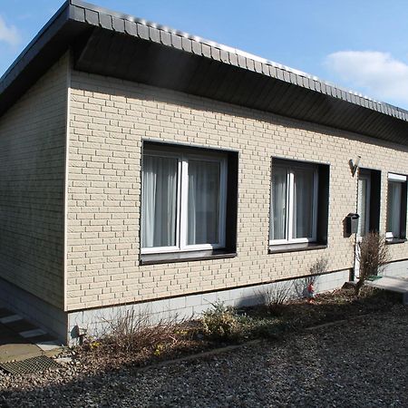 Spacious Bungalow Near Sea In Grundshagen Exterior foto