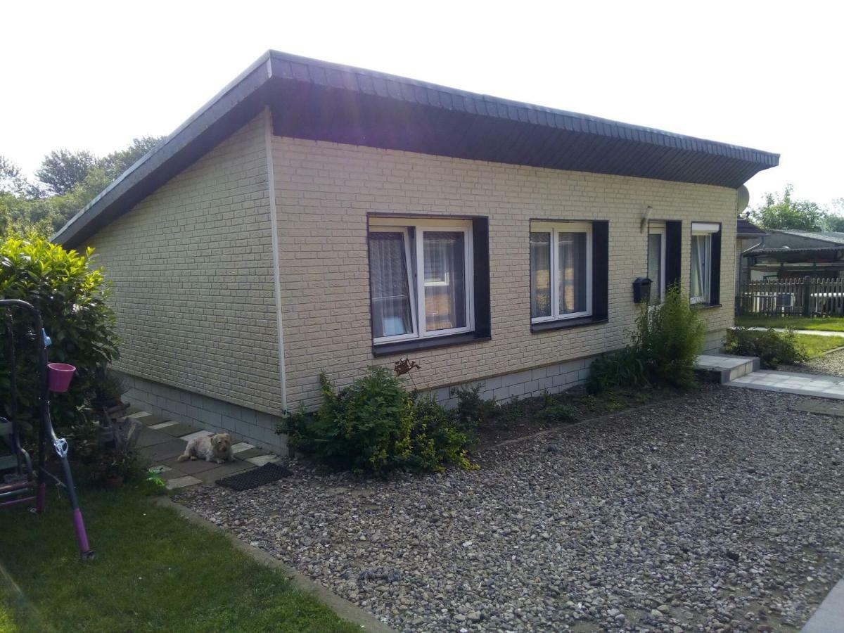 Spacious Bungalow Near Sea In Grundshagen Cameră foto